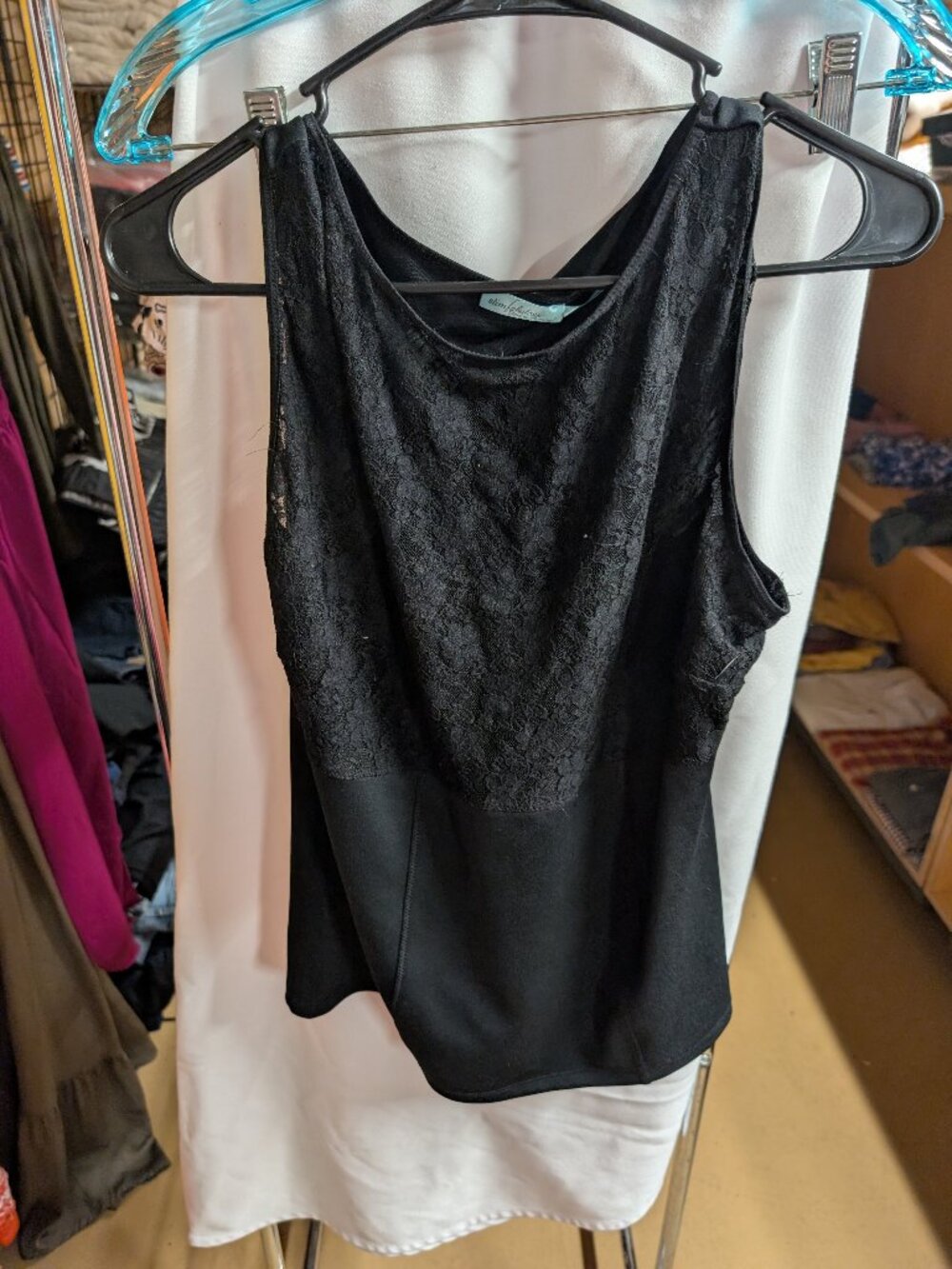 Slim Fabulous Black Lace Sleeveless Top - 25% Off When You Bundle 5+ Items!
